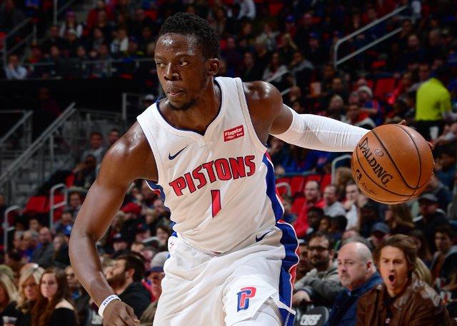 足球中超新外援亮相，身体对抗惊人（中超新外援首秀，身体对抗能力惊艳）