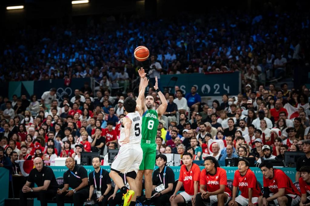 科贝电台：阿隆索已被明确告知，对阵阿拉维斯将决定他的去留（科贝电台：阿隆索去留待定，对阿拉维斯一战见分晓）