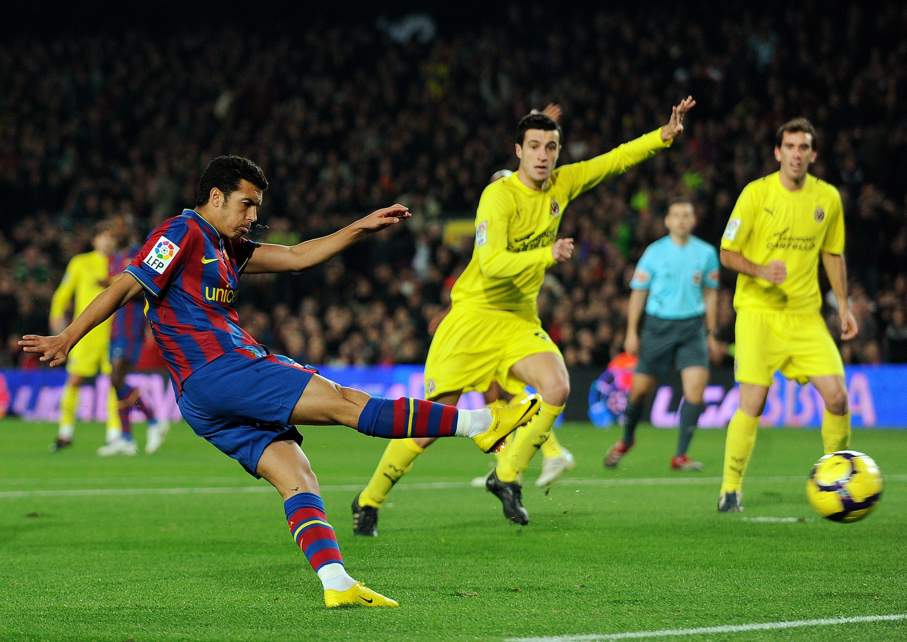 杜兰特超神表现率队逆转取胜（杜兰特神勇爆发带队上演逆转胜）