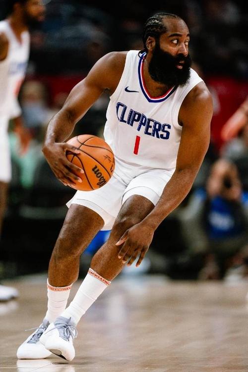 《天下足球》评年度失意阵容：维尔茨、伊萨克、罗德里戈在列（天下足球盘点年度失意阵：维尔茨、伊萨克、罗德里戈入列）