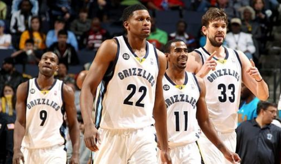 媒体人：陶汉林脚伤一直未完全康复，今晚缺席对四川的比赛（媒体人称陶汉林脚伤仍未痊愈，今晚无缘对阵四川）