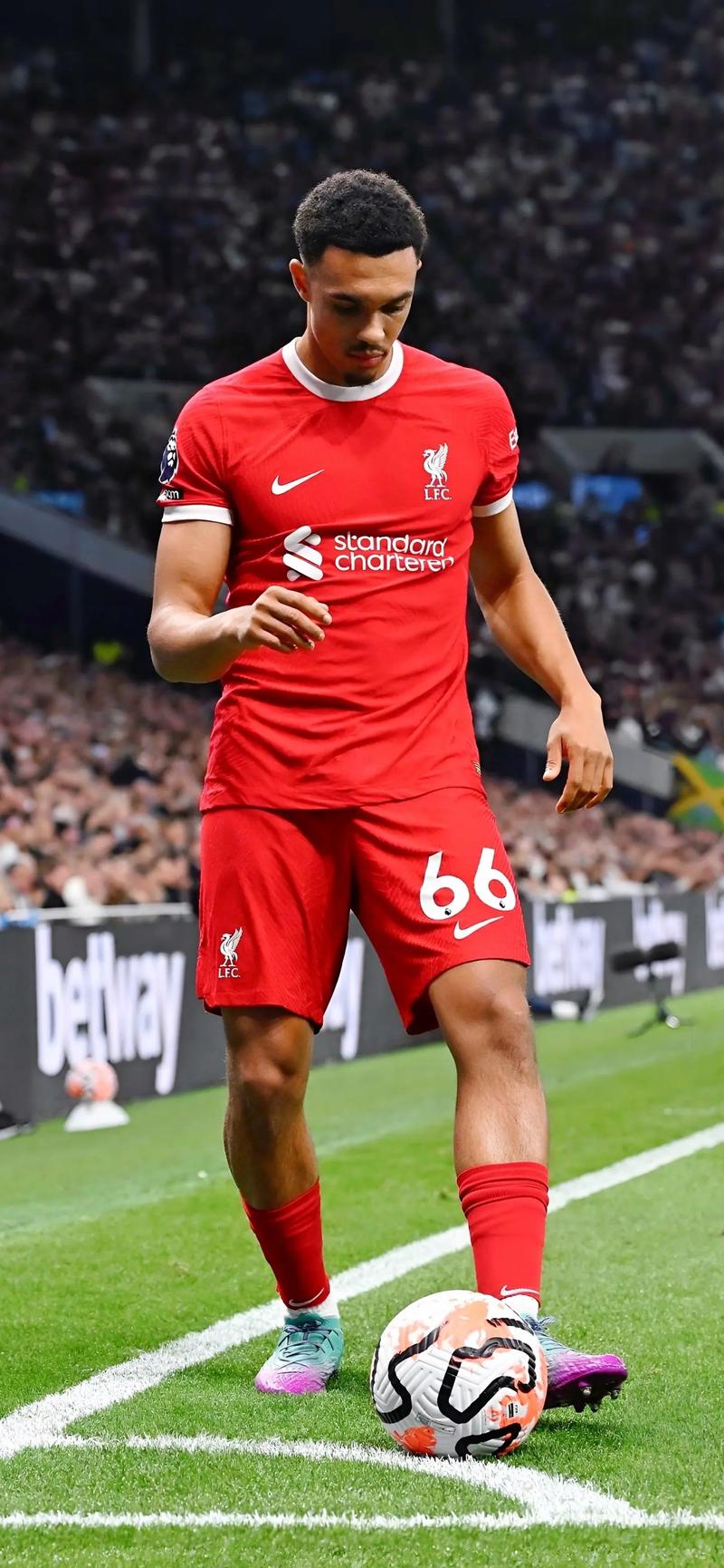 莱奥：阿莱格里是个赢家，我们接下来争取在意大利杯走得更远（莱奥：阿莱格里是赢家，意杯我们力争更进一步）