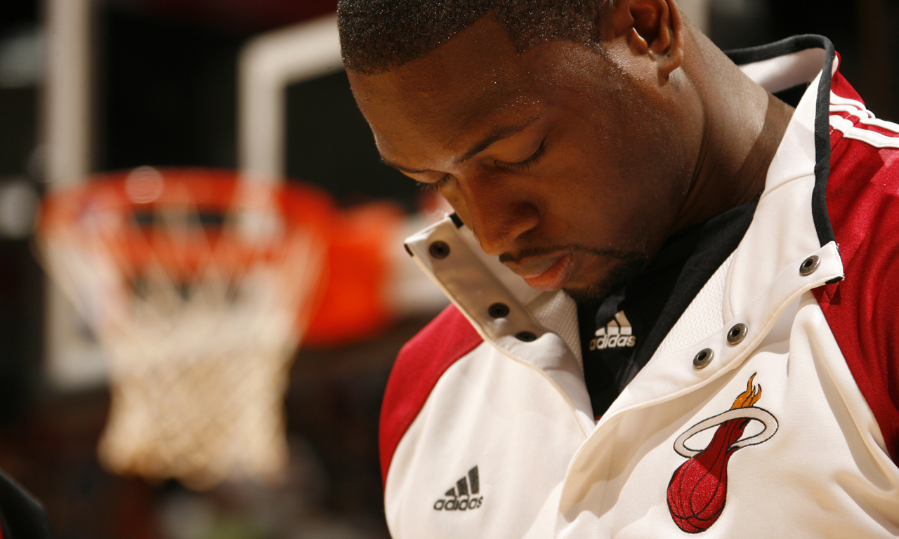 库里35岁后第8次轰45+分，历史仅他和詹姆斯&乔丹超2次（库里35岁后第8场45+，历史上能3次以上达成者仅他与詹姆斯、乔丹）