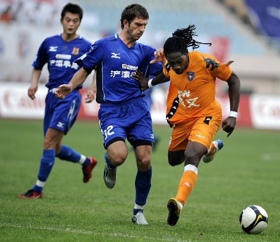 韩鹏：我是否留任是由俱乐部考虑，瓦科在我们心里已是金靴（韩鹏：去留由俱乐部决定，瓦科在我们心中已是金靴）