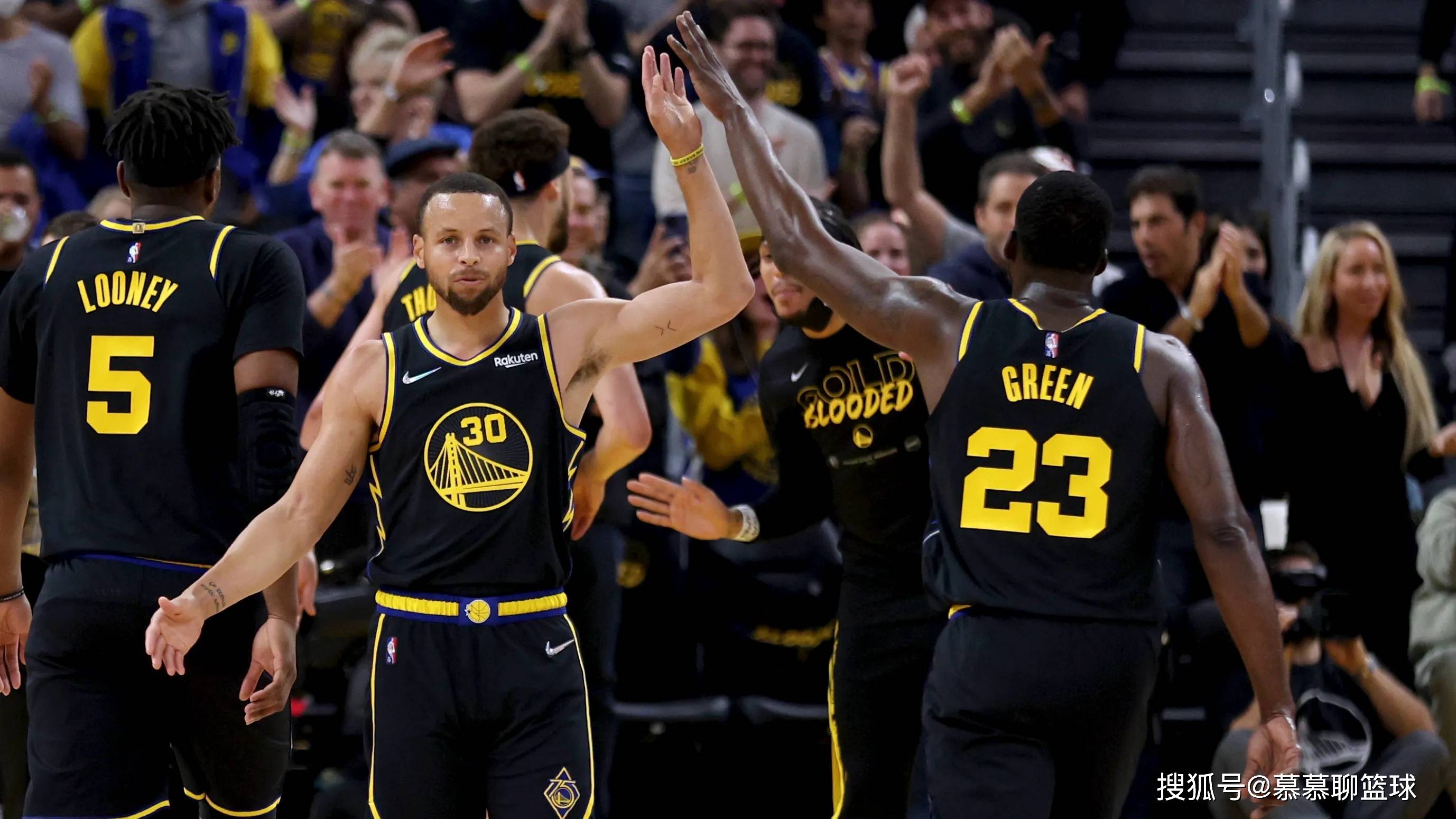 英超争四格局大乱，大黑马杀入欧冠区，超越切尔西，甩开曼联（英超前四形势突变：黑马冲进欧冠区，反超切尔西，甩开曼联）