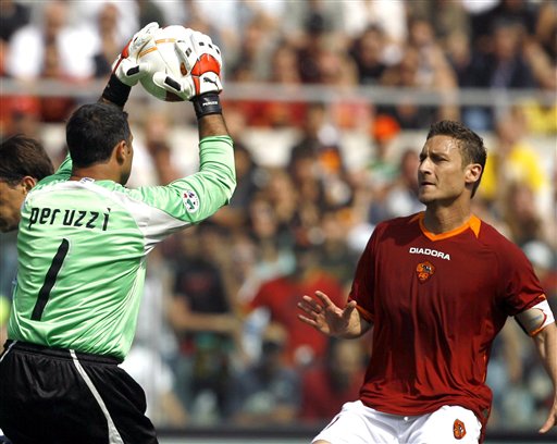 爱德华兹两个赛季投进400记三分，同期第二，仅次于库里（爱德华兹两季累计命中400记三分，同期仅次库里）