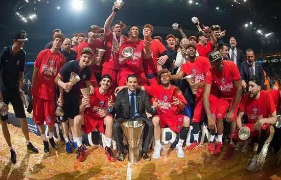 Tsygankov的后期支撑领先让赫罗纳超越皇家社会并走出降级区（Tsygankov终场前打入制胜球，助赫罗纳力压皇家社会脱离降级区）