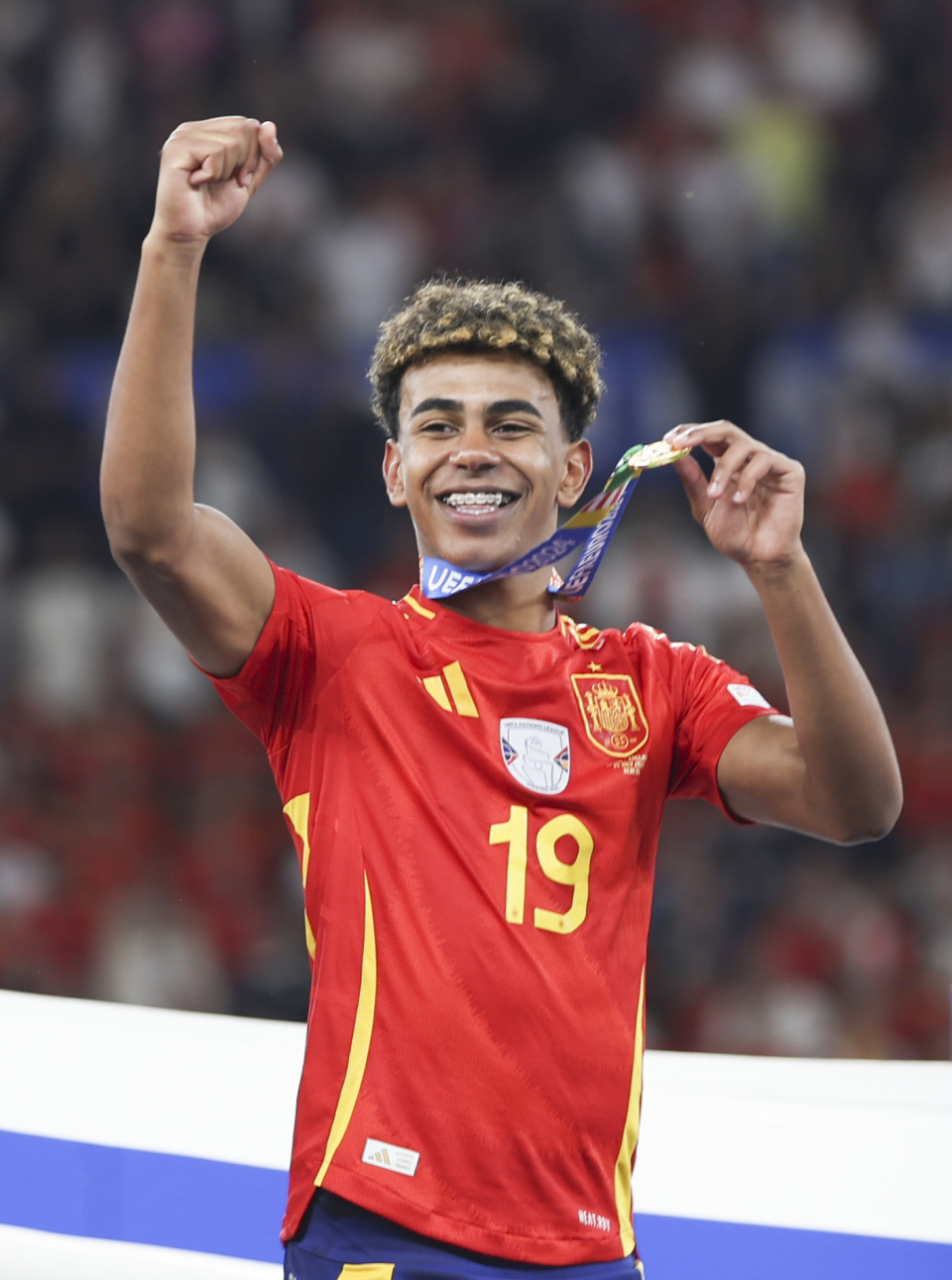 媒体人：山东泰山新赛季教练配置计划是韩鹏+外籍助教（媒体称山东泰山新季教练班底拟为韩鹏搭配外籍助教）