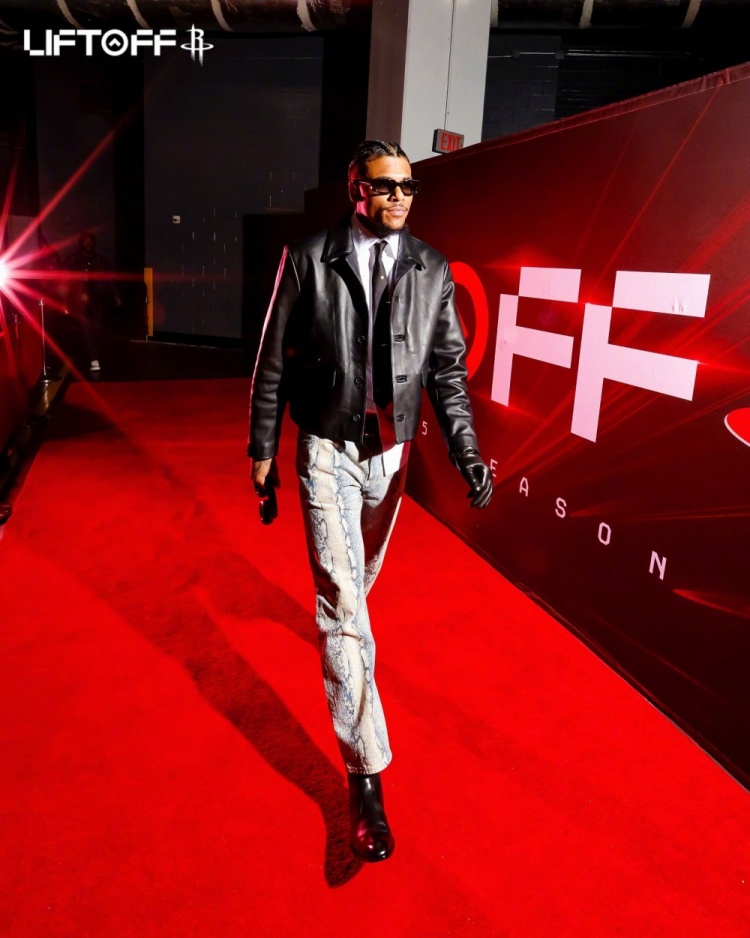 早报：维拉击败曼联延续十连胜（晨报：维拉力克曼联，豪取十连胜）