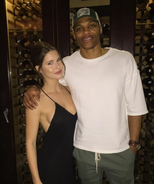 提前晋级女足亚冠8强，常卫魏：感谢老队员们的咬牙坚持（女足亚冠提前挺进八强，常卫魏向老将致敬：感谢坚持到底）