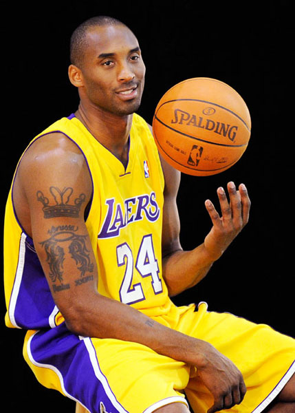 都体：弗拉霍维奇遭遇左腿拉伤，预计将缺阵至今年年底（都灵体育报：弗拉霍维奇左腿拉伤，预计休战至今年底）