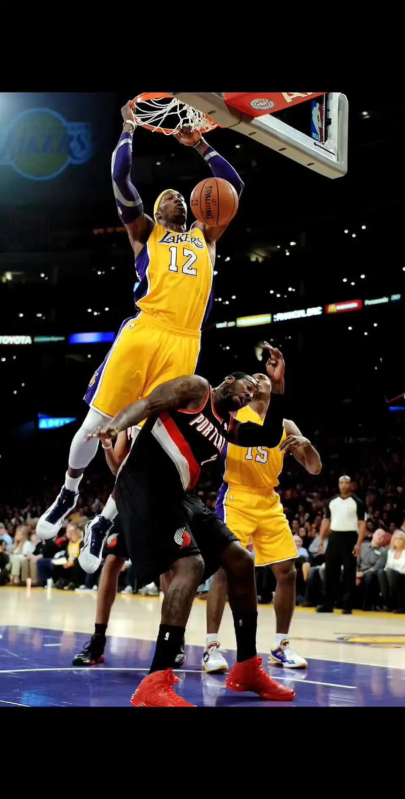 德罗西拿到执教热那亚首胜，目前带队成绩1胜2平保持不败（德罗西收获执教热那亚首胜，率队1胜2平延续不败）